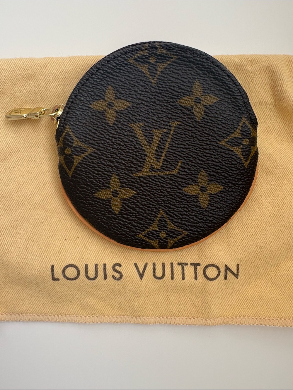 NEW Louis Vuitton Monogram Round Coin Pouch - Brown & Tan
